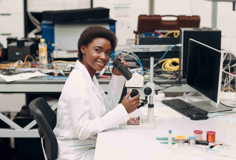 scientist-african-american-woman-working-in-labora